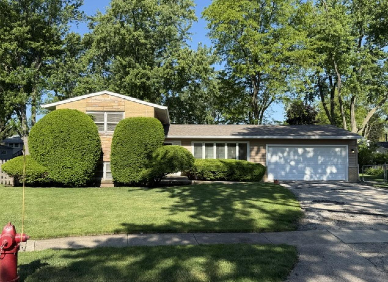 5 Mohawk Ct., Buffalo Grove, IL 60089