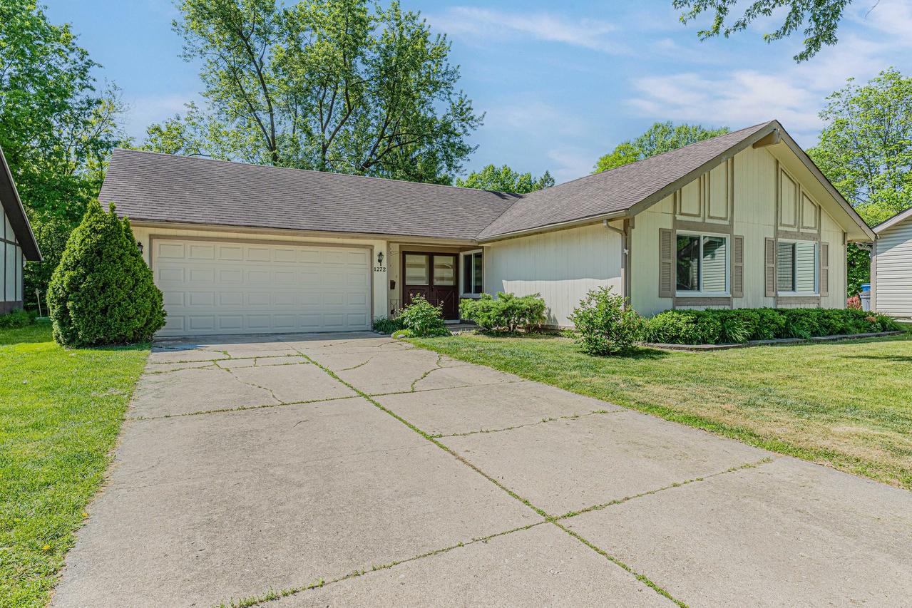 1272 Arlington Dr., Hanover Park, IL 60133