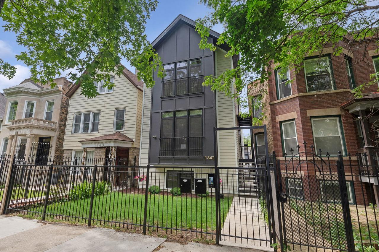 1842 N Whipple St. #1, Chicago, IL 60647