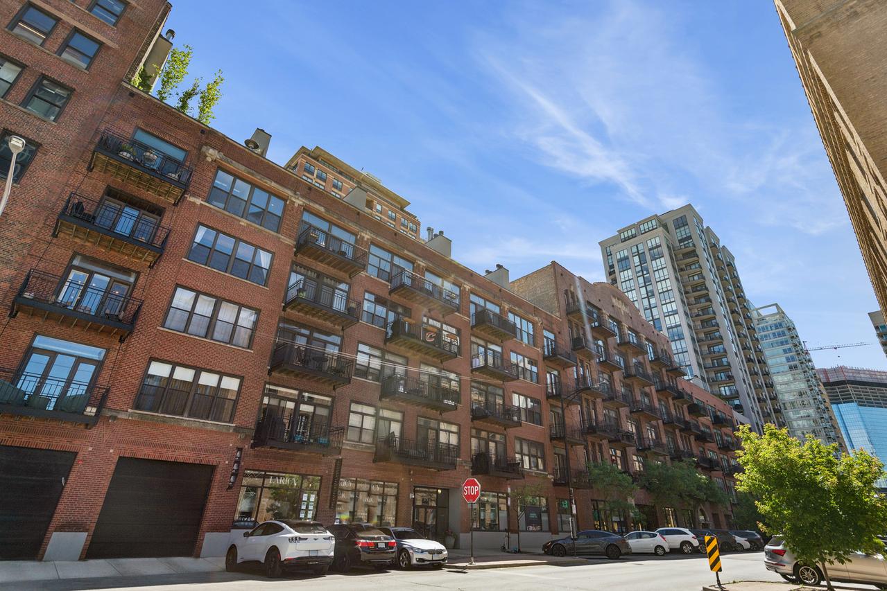 375 W Erie St. #604, Chicago, IL 60654