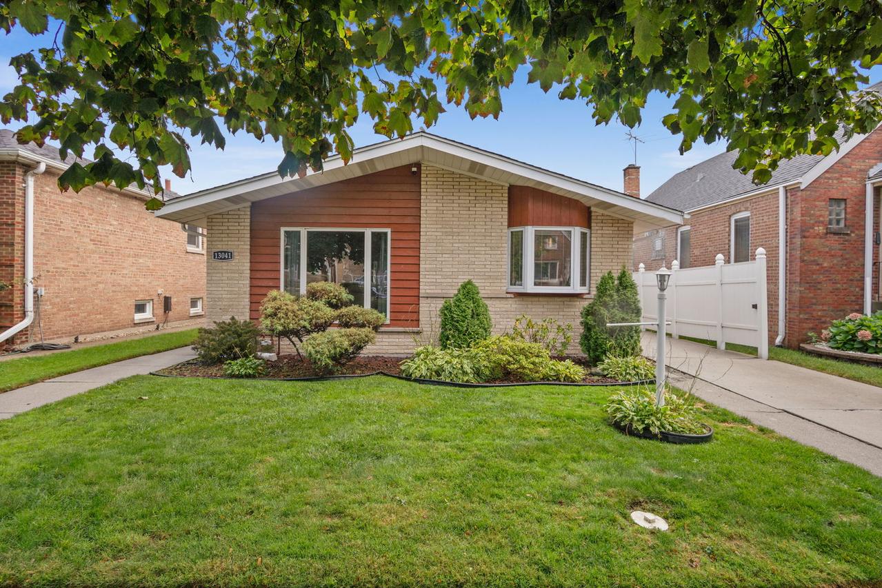 13041 S Muskegon Ave., Chicago, IL 60633