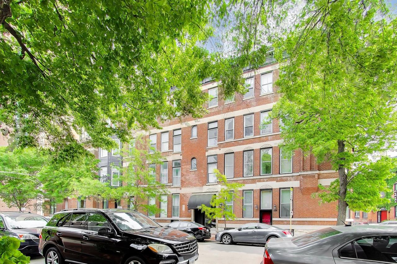 223 W Wisconsin St. #2D, Chicago, IL 60614