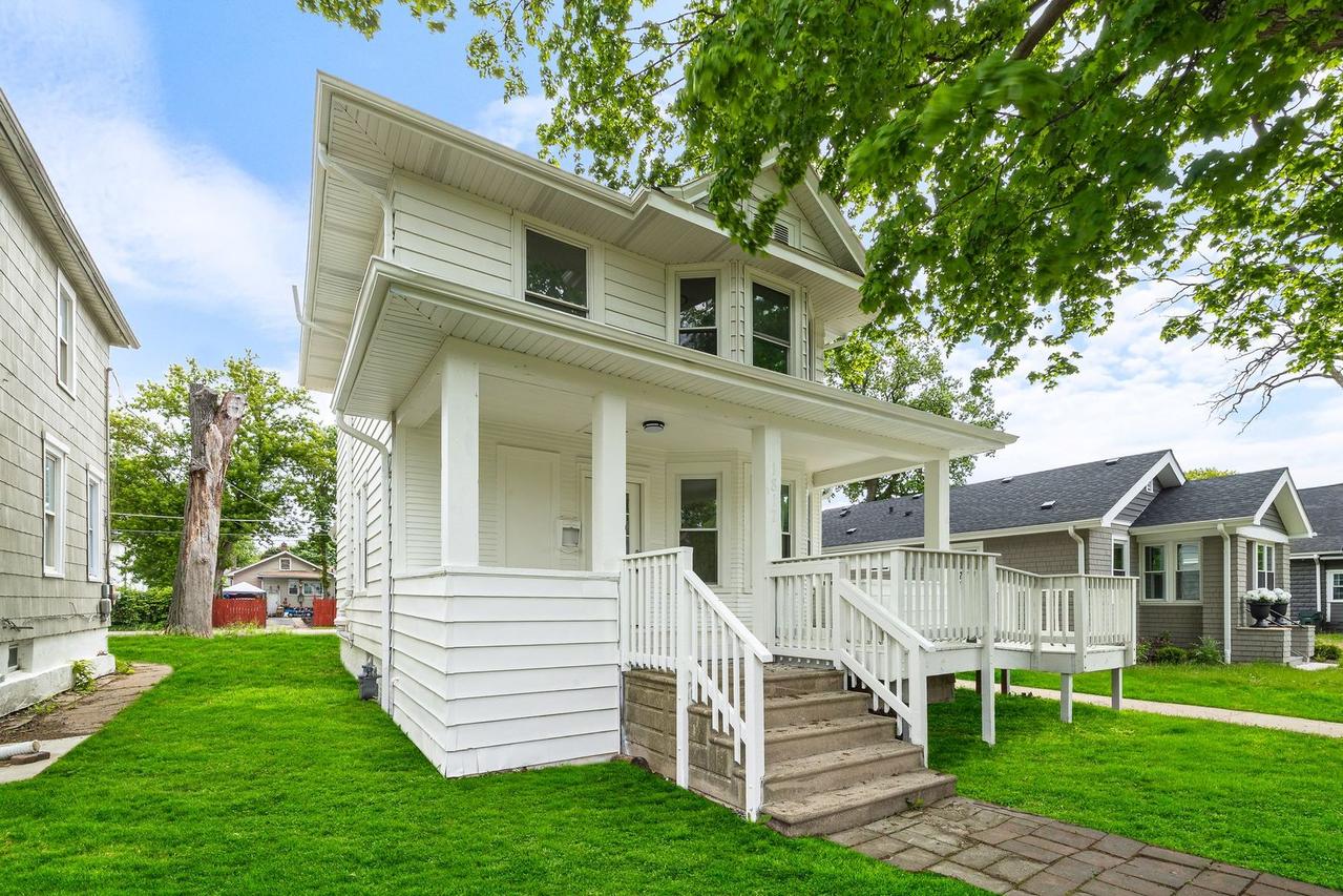 1817 Victoria Ave., North Chicago, IL 60064