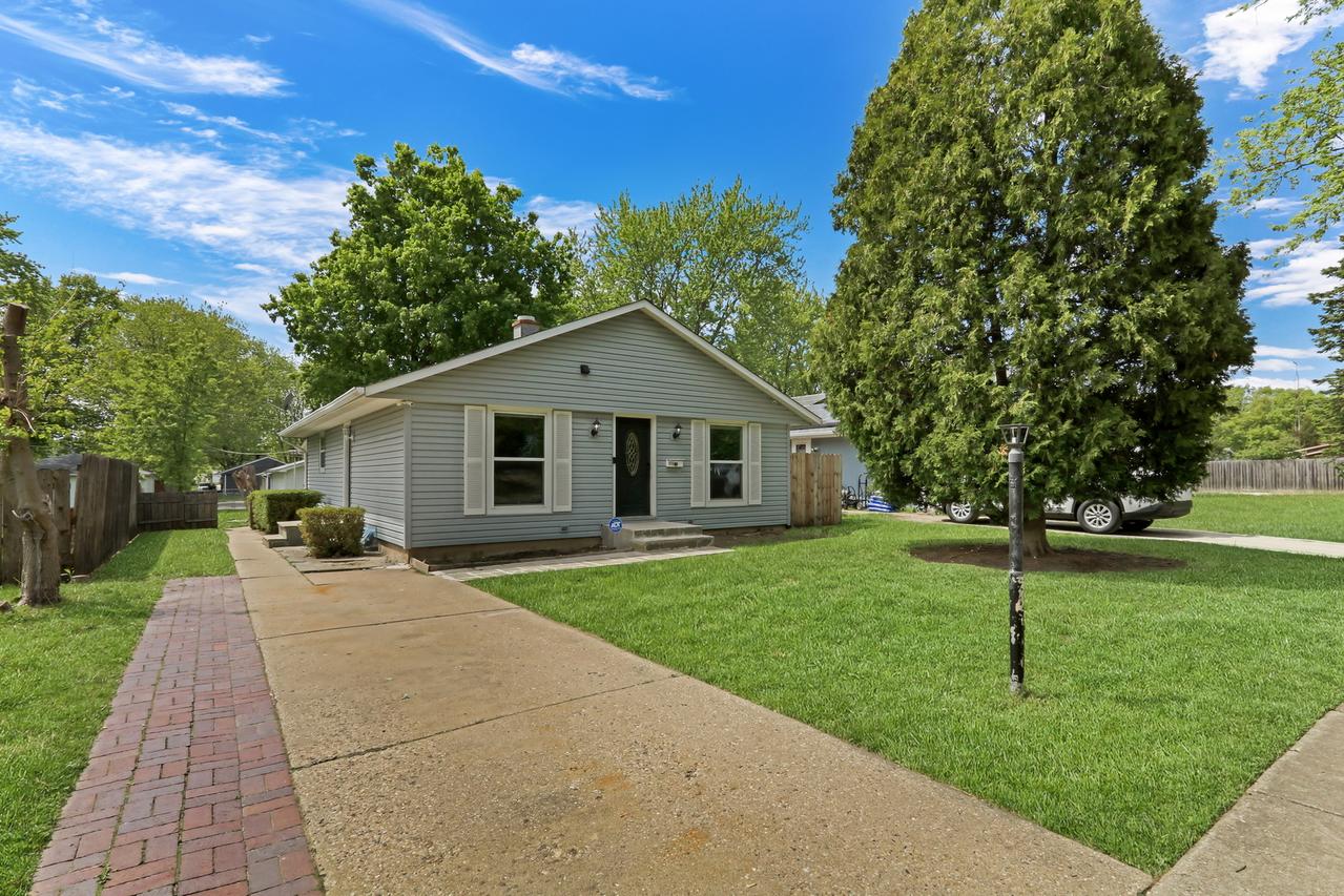 1910 Gabriel Ave., Zion, IL 60099