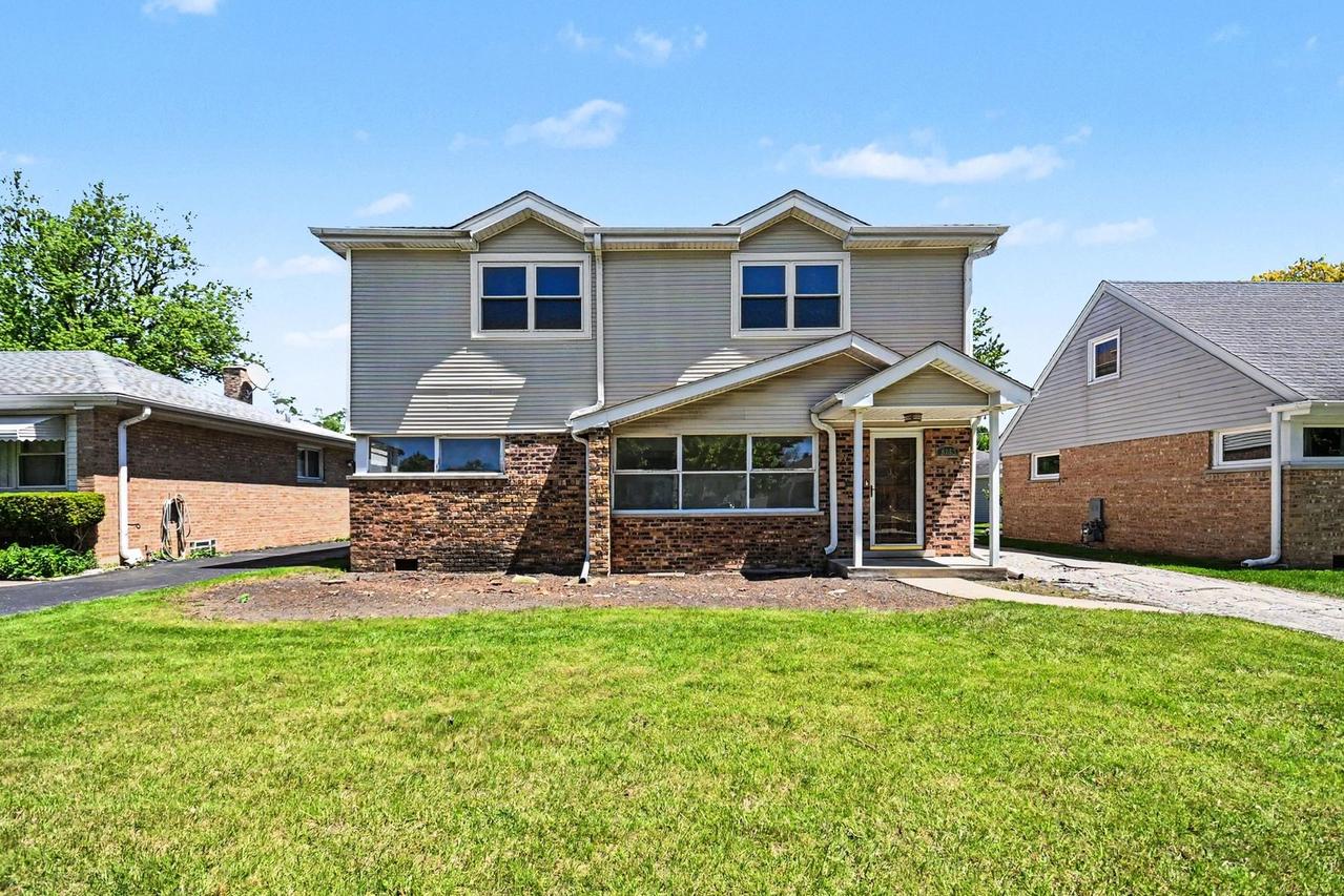 8243 N Ozanam Ave., Niles, IL 60714