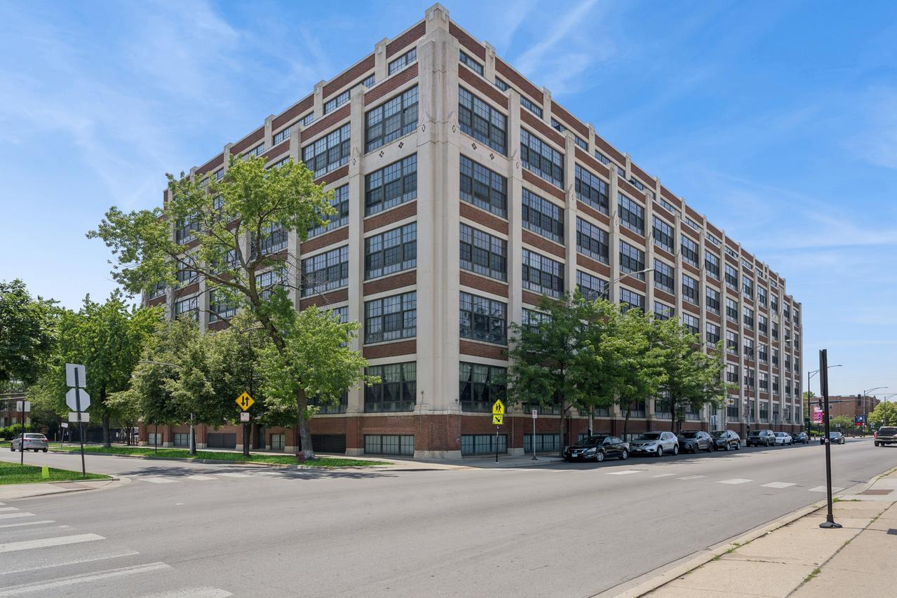 3963 W Belmont Ave. #214, Chicago, IL 60618