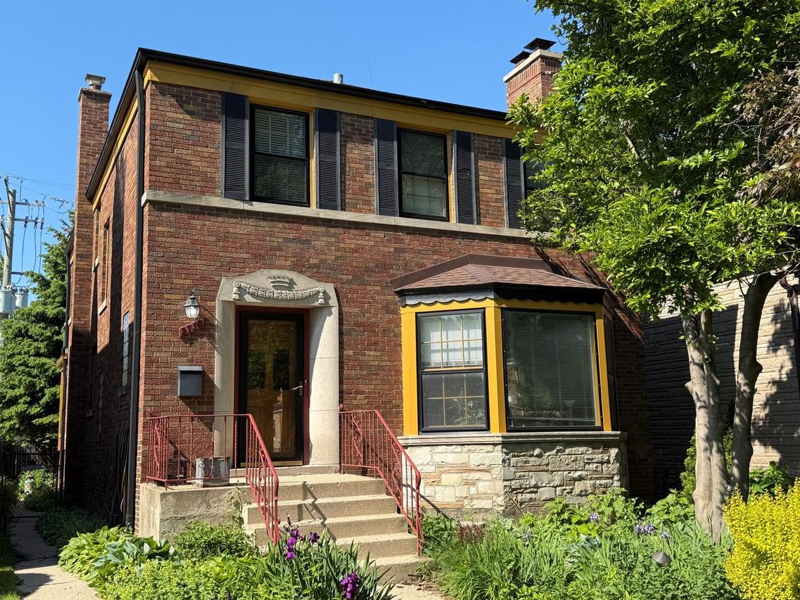 2738 W Fitch Ave., Chicago, IL 60645