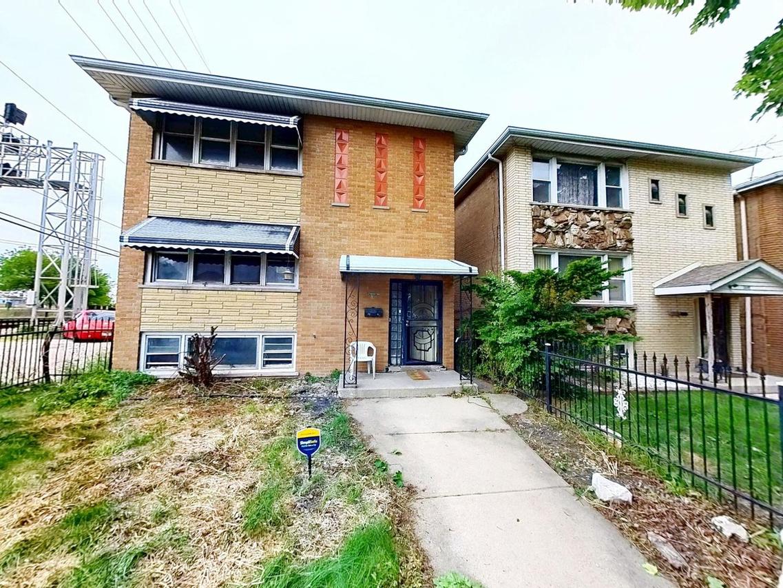 7448 S Maplewood Ave., Chicago, IL 60629