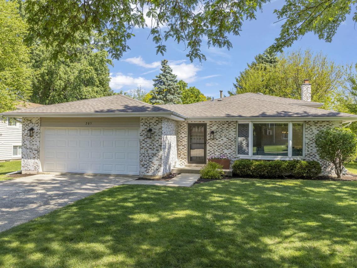 205 Terrance Dr., Naperville, IL 60565