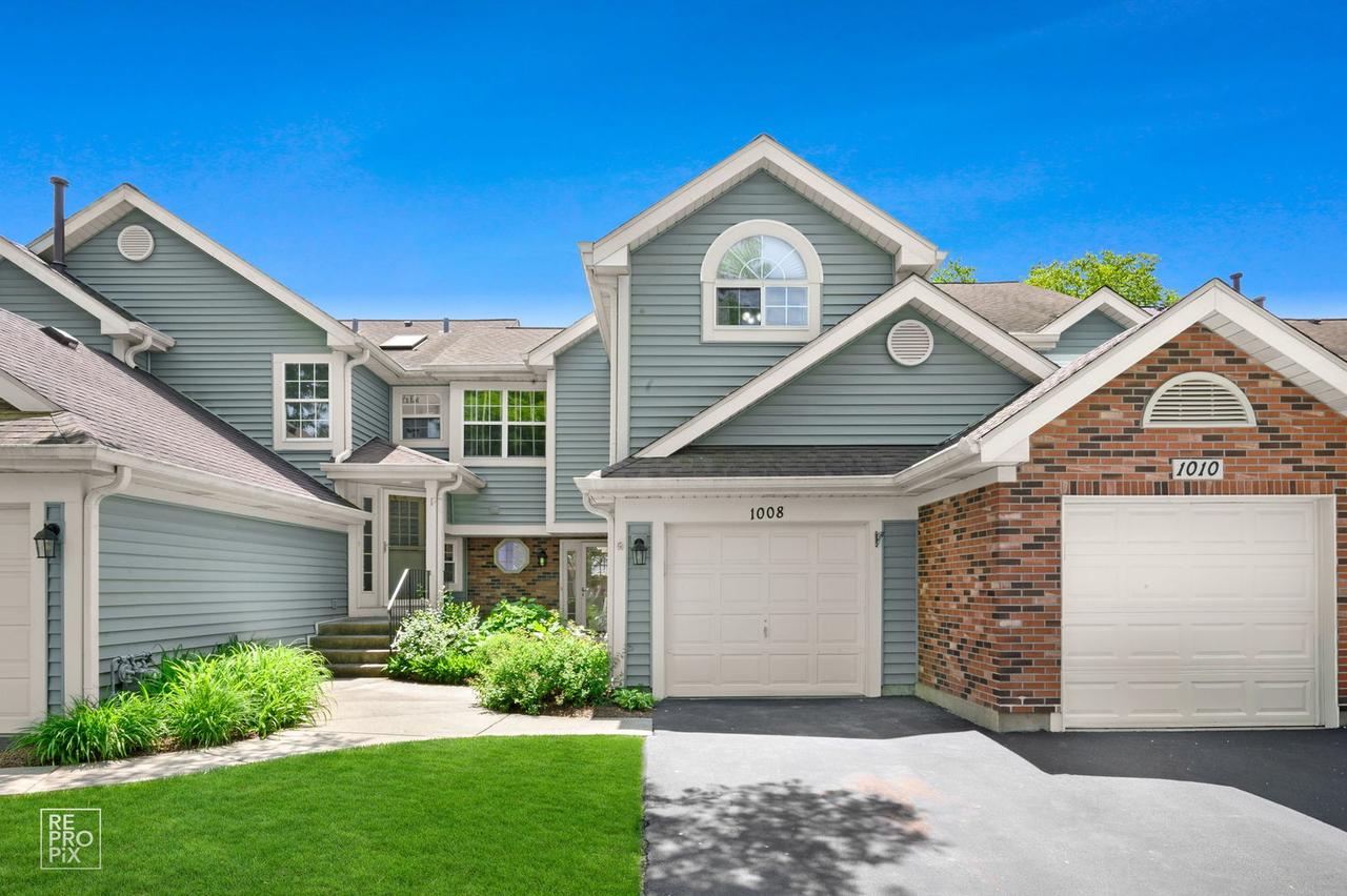 1008 Rockport Dr., Carol Stream, IL 60188
