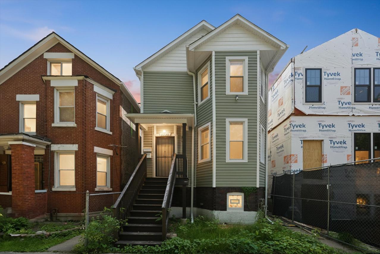 8739 S Colfax Ave., Chicago, IL 60617
