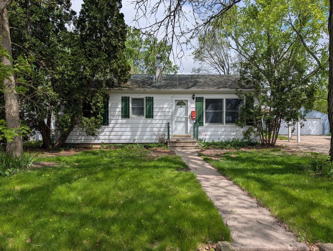 231 River Dr., Dekalb, IL 60115