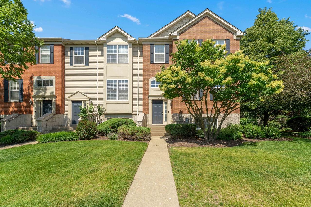758 Lambert Ln. #97-6, Bartlett, IL 60103