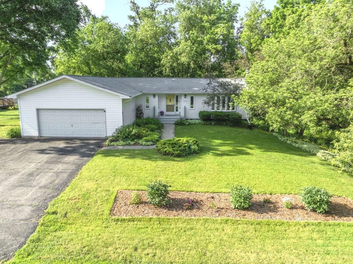 7605 Ash Dr., Wonder Lake, IL 60097