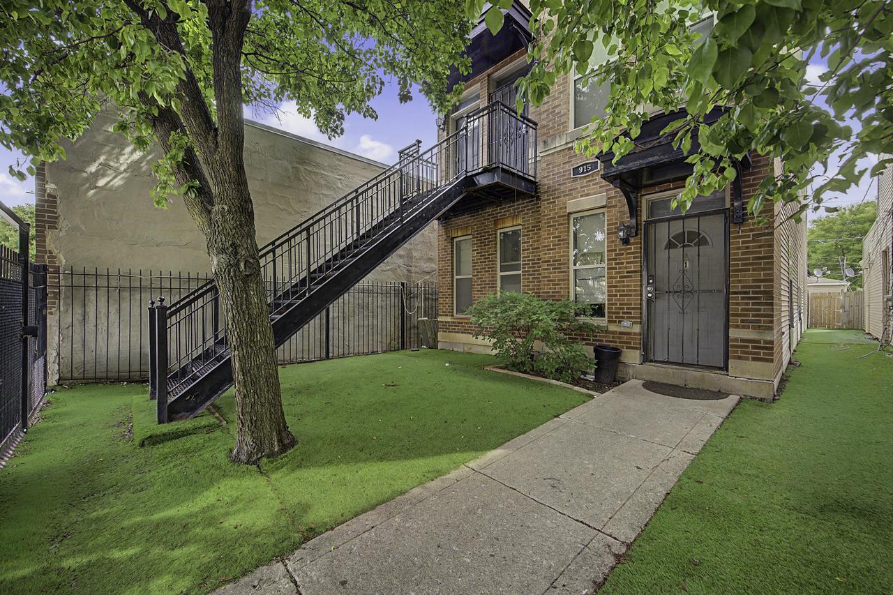 915 S Kedzie Ave., Chicago, IL 60612