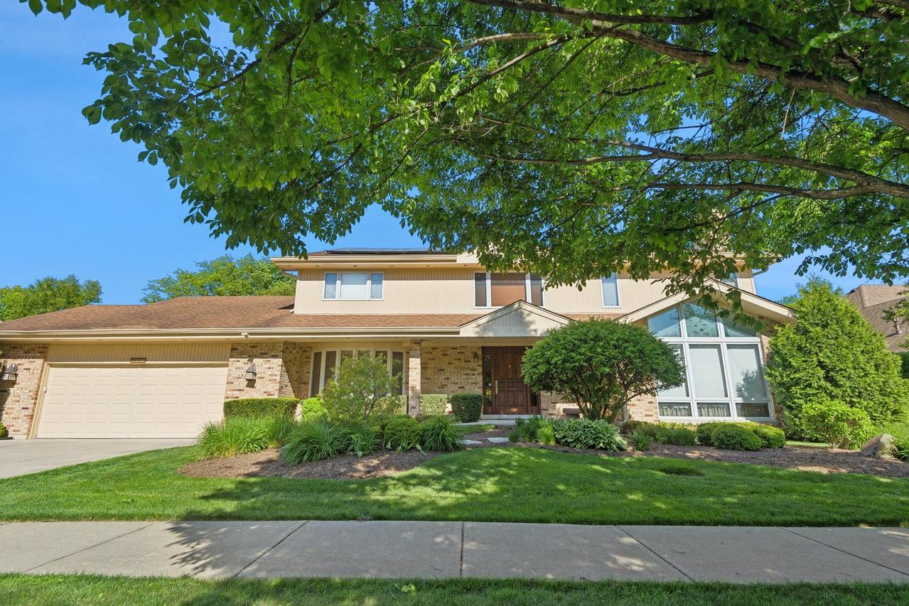 2445 Vicki Ln., Northbrook, IL 60062