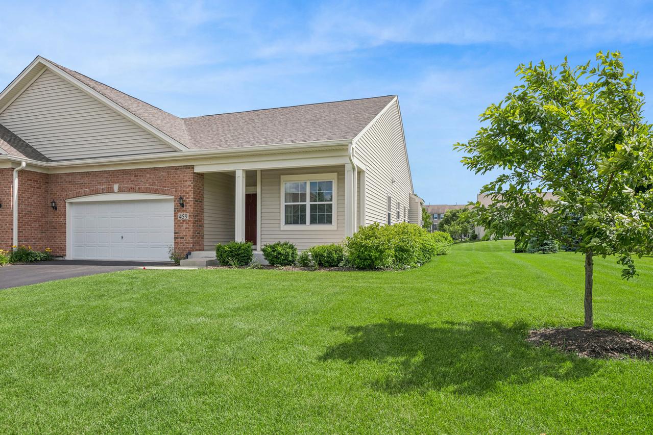 459 Fairlane Dr., Gilberts, IL 60136