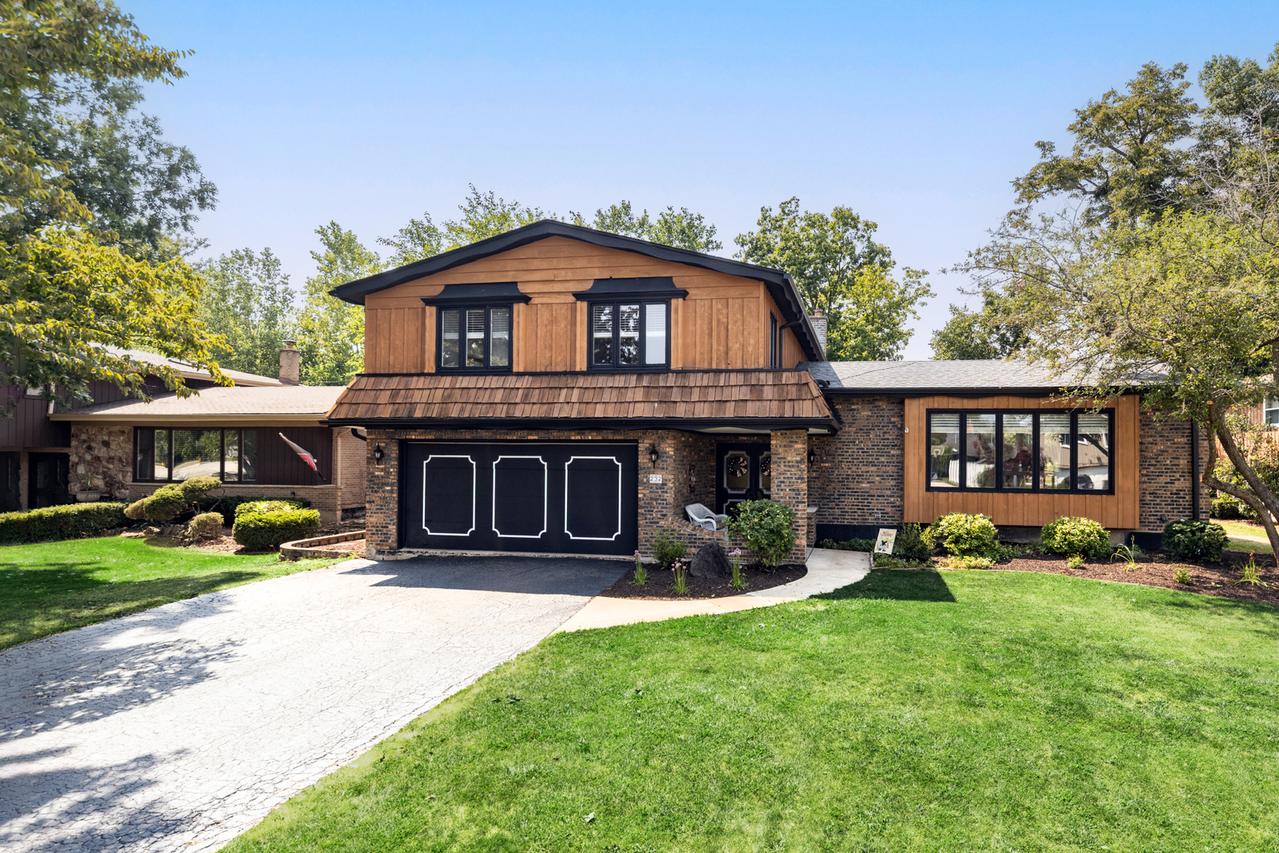 232 Sherwood Dr., Wood Dale, IL 60191