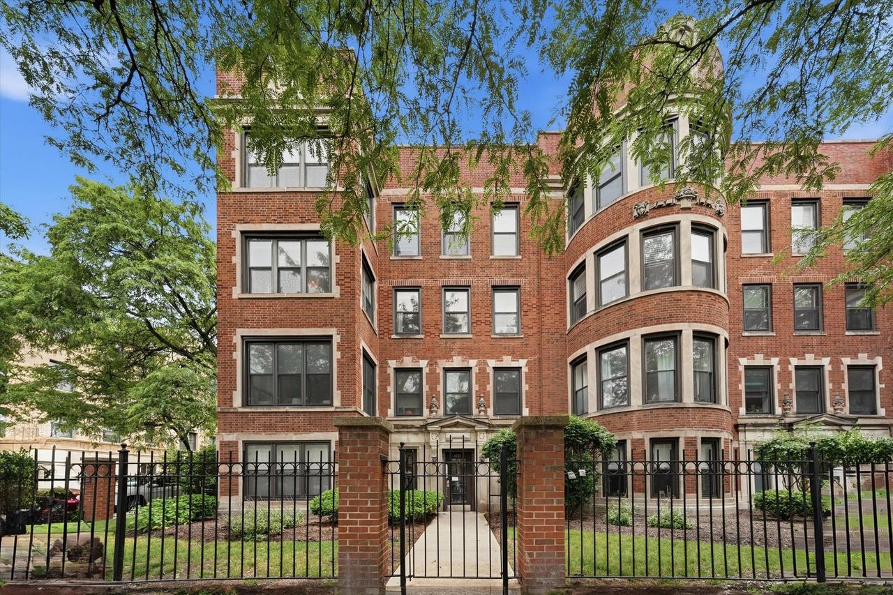 4121 N Sheridan Rd. #2N, Chicago, IL 60613