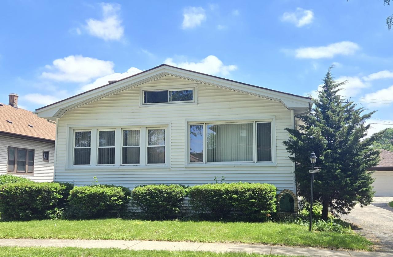4 Manor Ct., Joliet, IL 60436