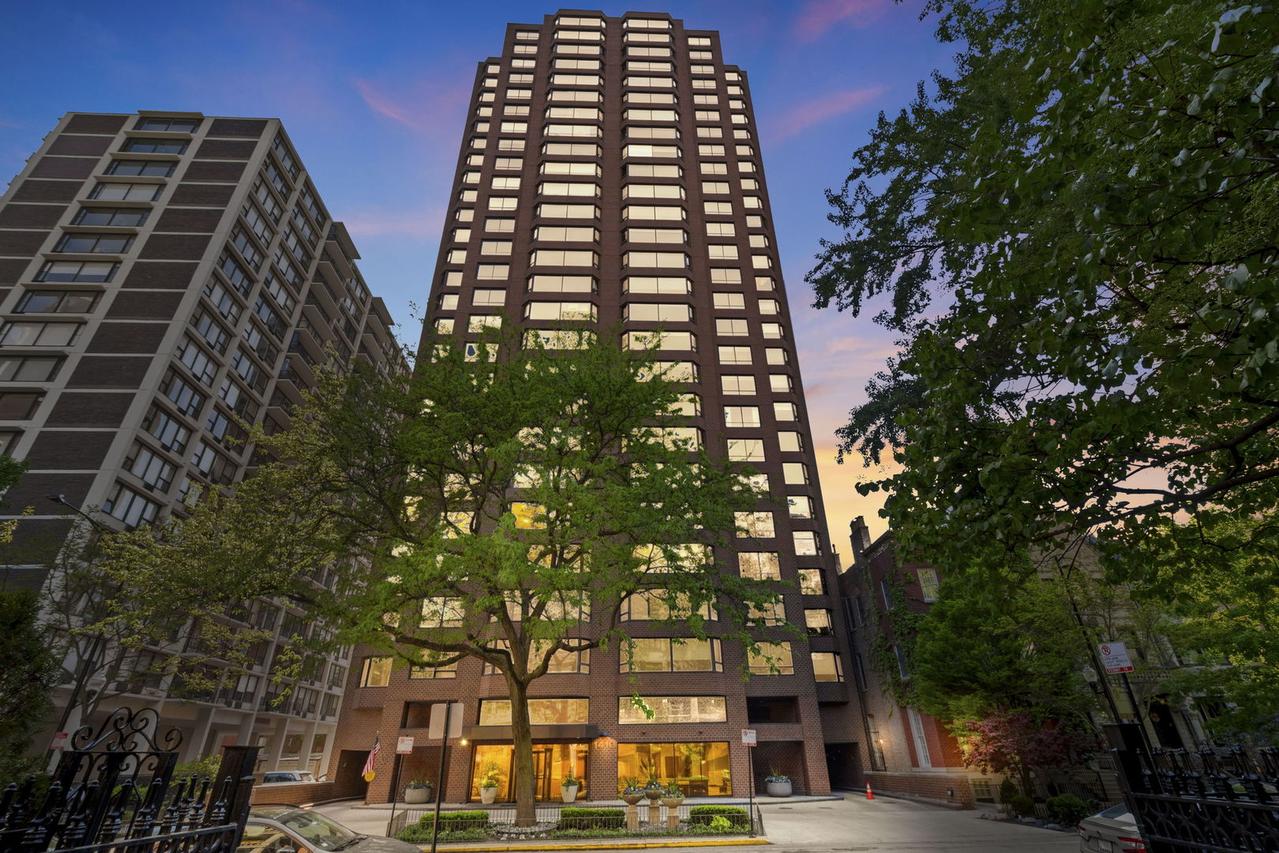 1410 N State Pkwy. #22B, Chicago, IL 60610
