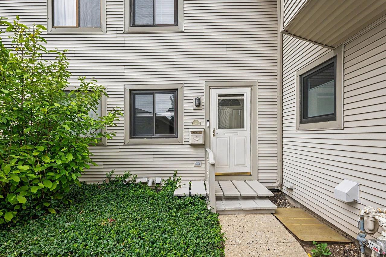 541 Verde Dr., Schaumburg, IL 60173