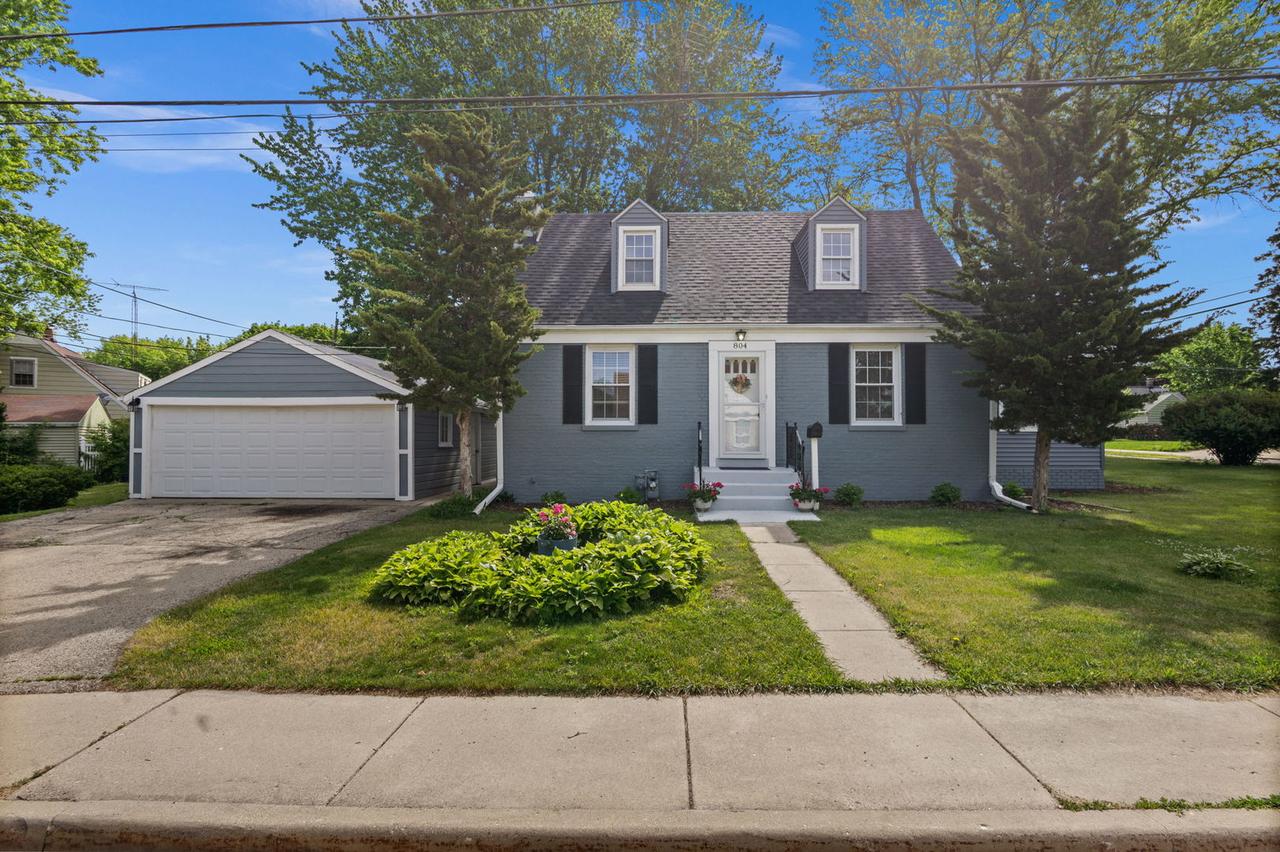 804 N 5th St., Dekalb, IL 60115