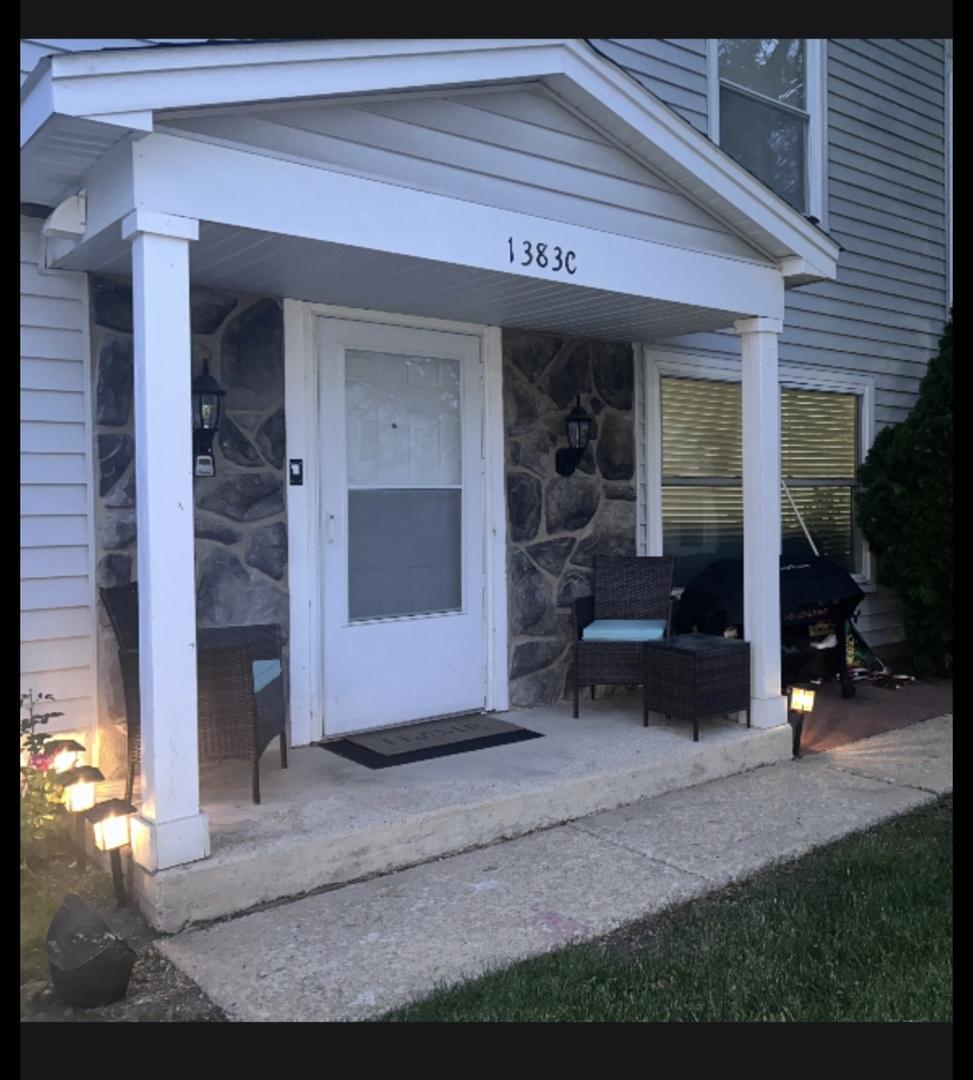 1383 S Glen Cir. #C, Aurora, IL 60506