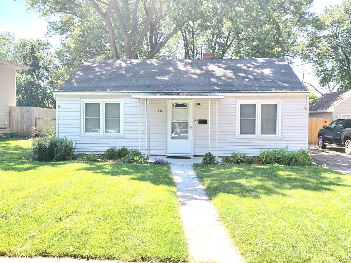 415 S Van Buren St., Batavia, IL 60510