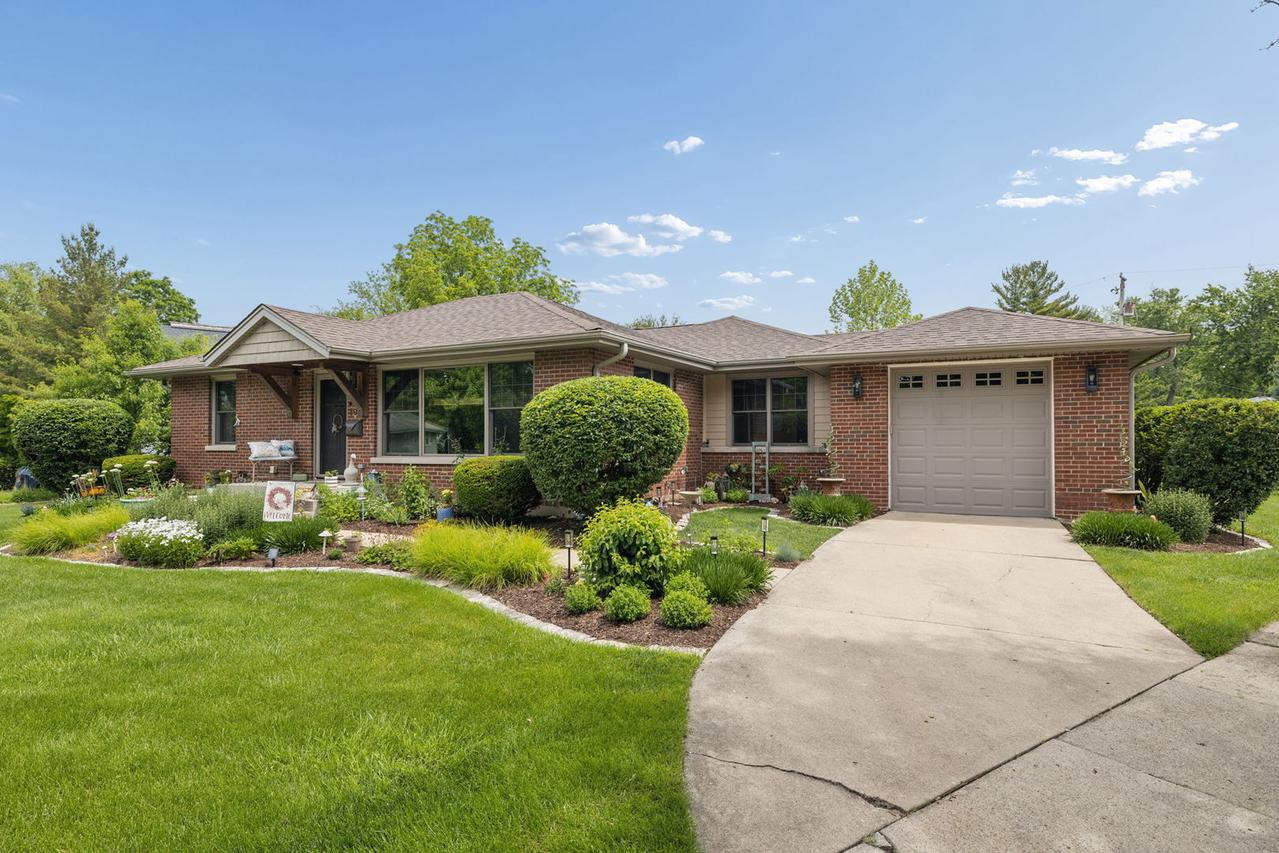 101 N Washington St., Westmont, IL 60559