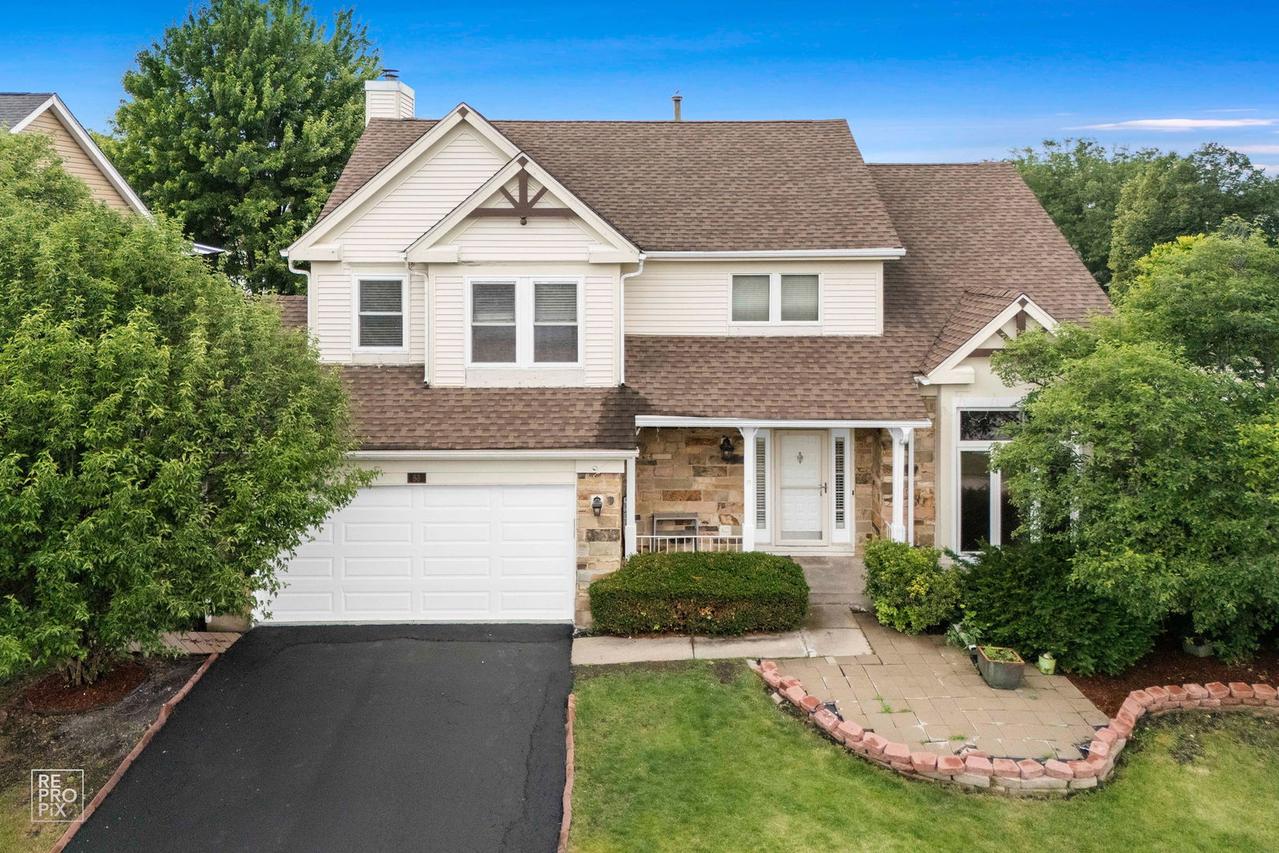83 Plymouth Ct., Aurora, IL 60504