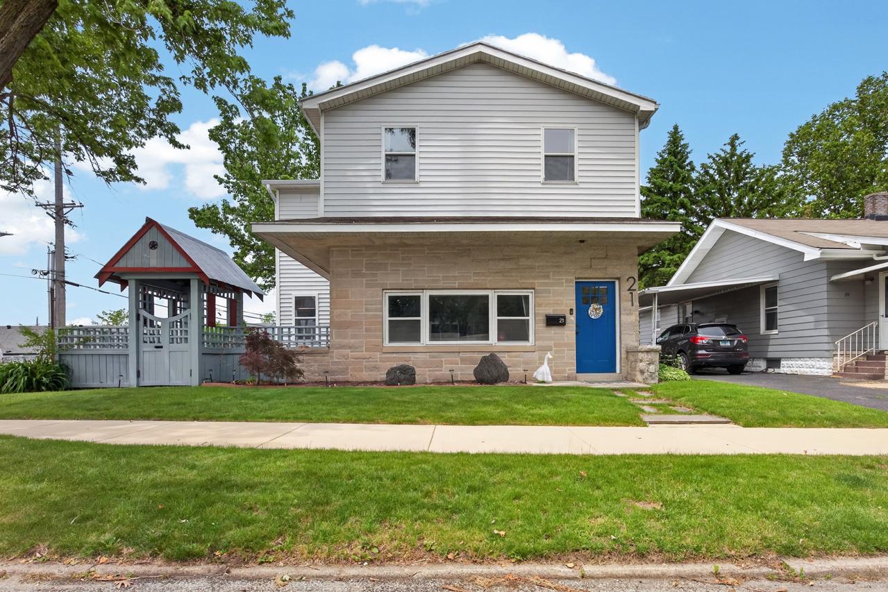 21 Berenz Pl., Bloomington, IL 61701