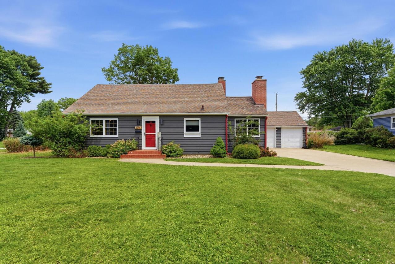 3215 34th St., Rock Island, IL 61201
