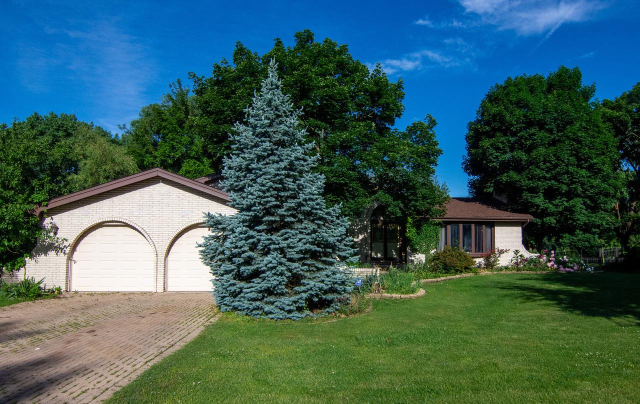 8408 Lakeside Dr., Downers Grove, IL 60516