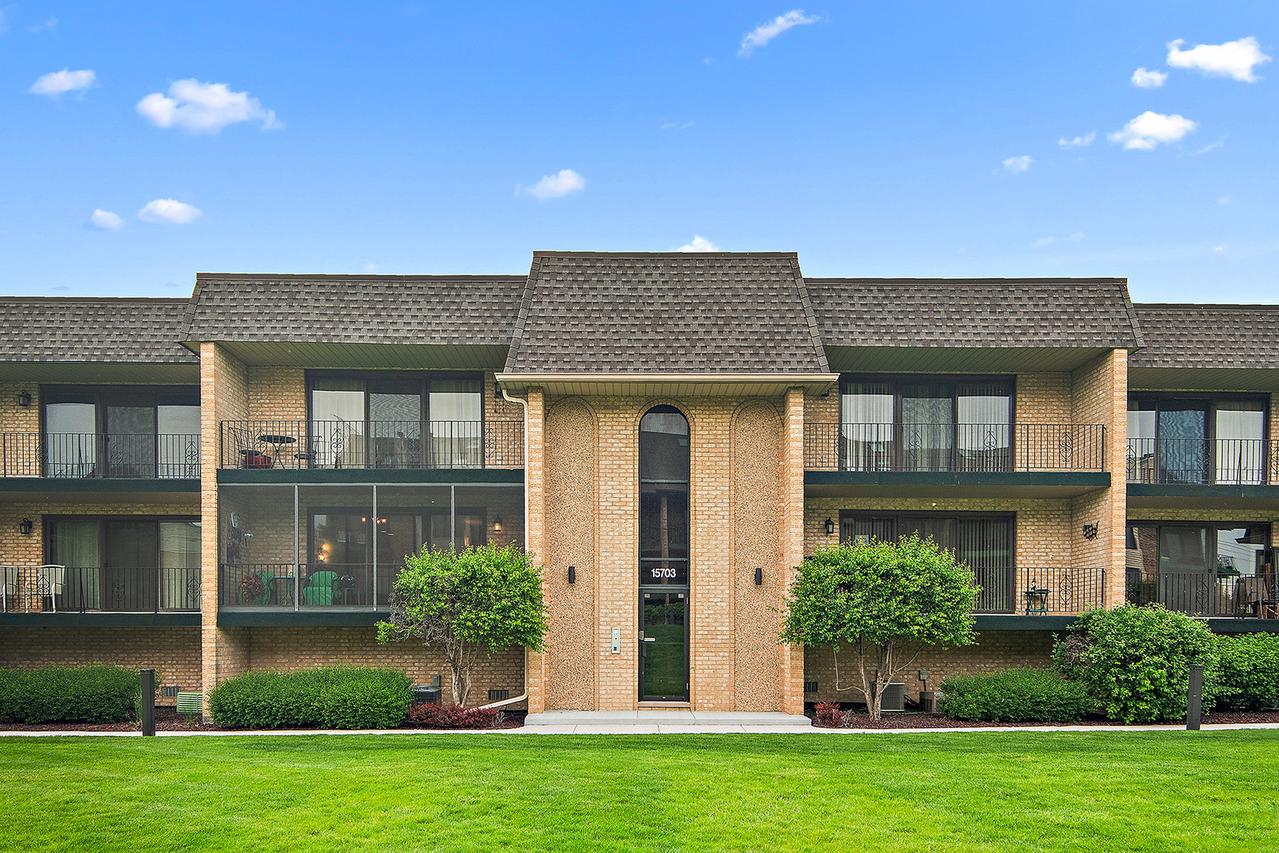 15703 Old Orchard Ct. #1S, Orland Park, IL 60462