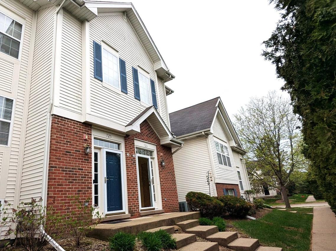 723 River Walk Dr. #163, Wheeling, IL 60090