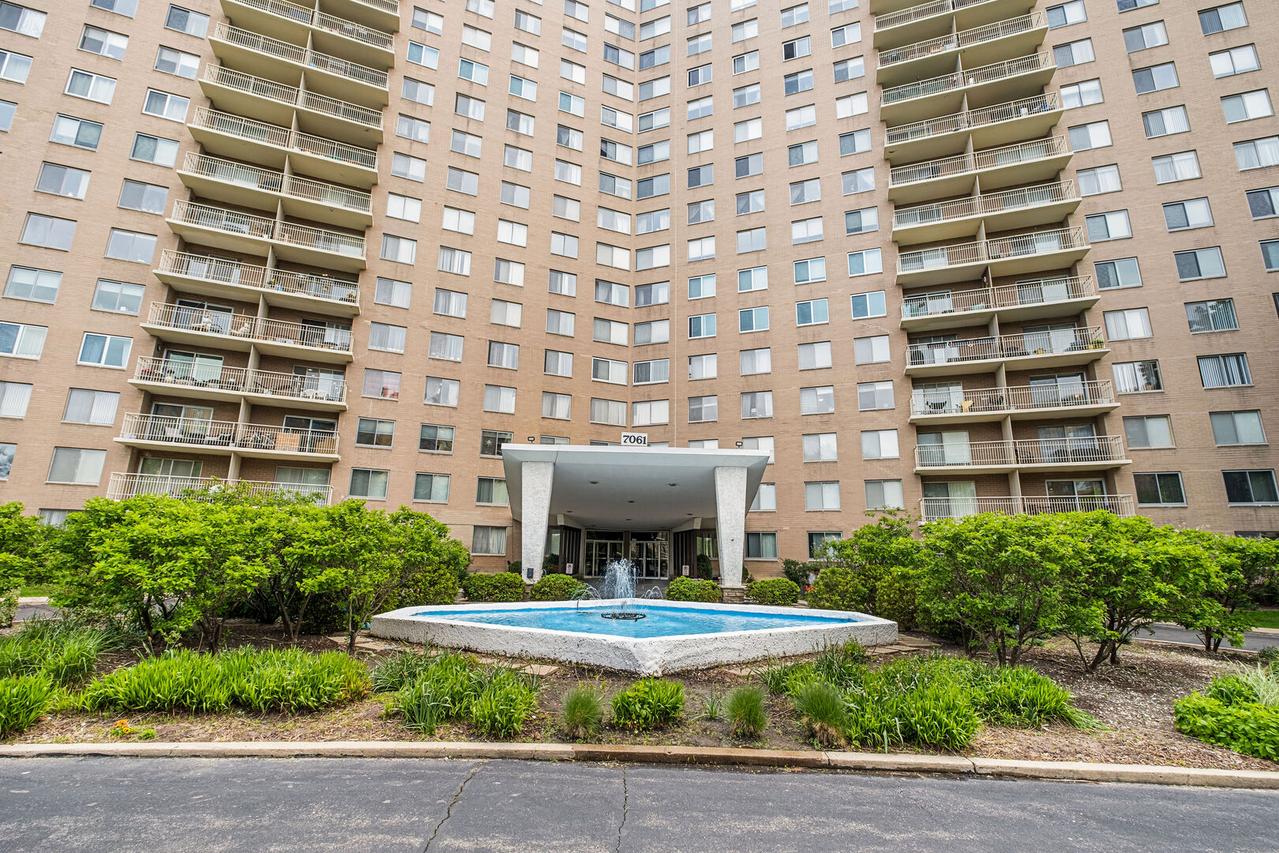 7061 N Kedzie Ave. #1605, Chicago, IL 60645