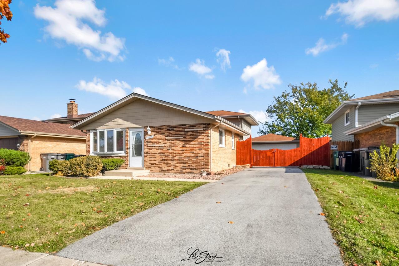 16813 89th Ave., Orland Hills, IL 60487
