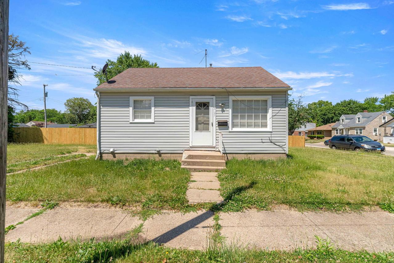 2120 Grenshaw St., Rockford, IL 61101