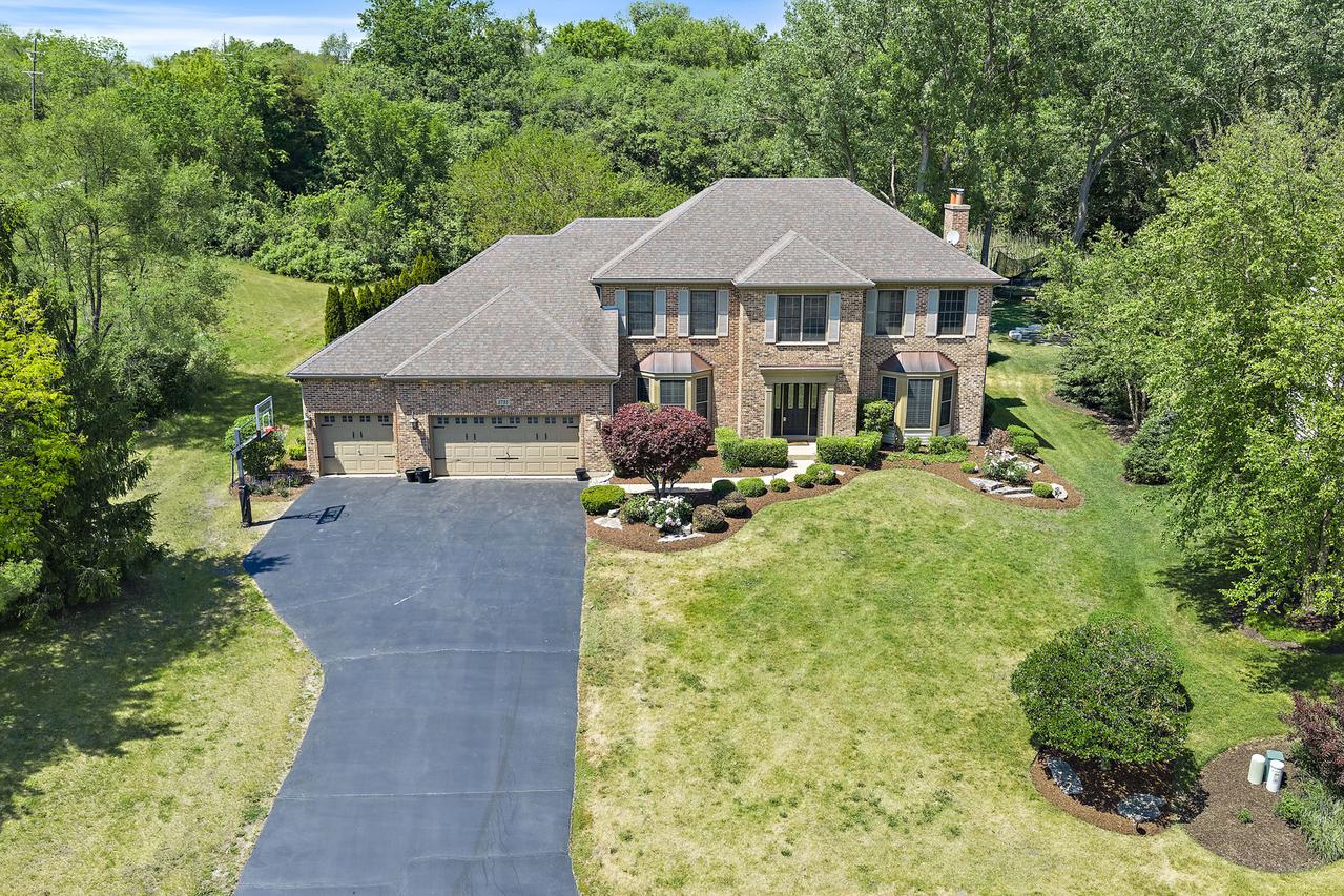 3735 Thunderbird Ln., Crystal Lake, IL 60012