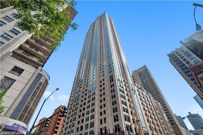 33 W Ontario St. #20I, Chicago, IL 60654