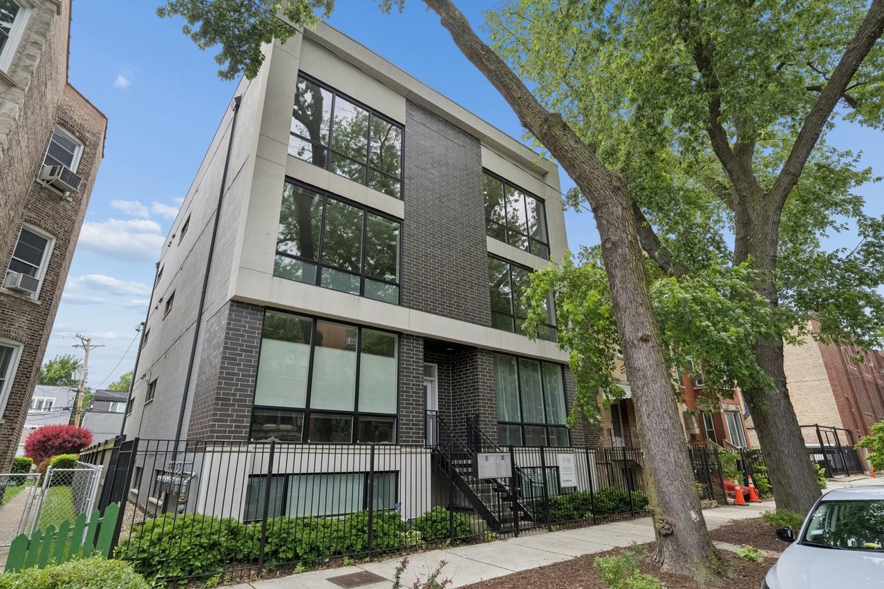 2733 W Hirsch St. #3W, Chicago, IL 60622