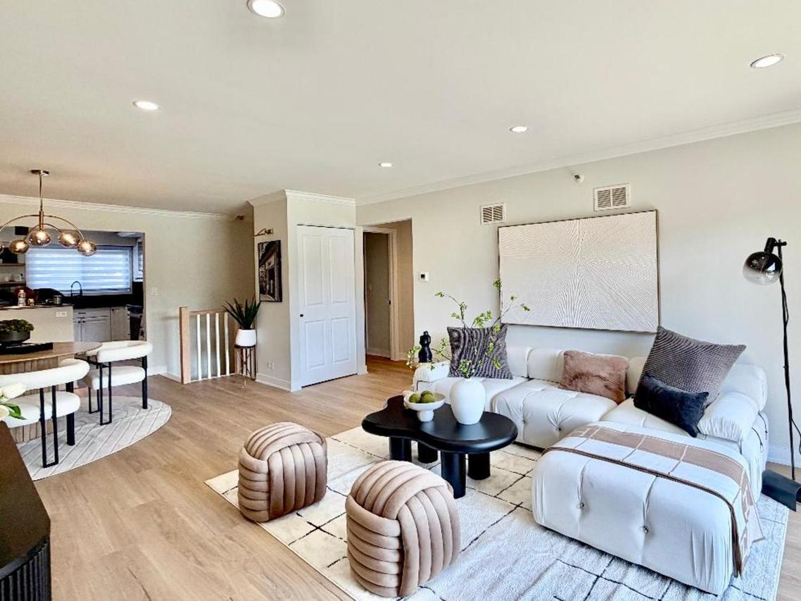 [Address Hidden by Seller], Glenview, IL 60025