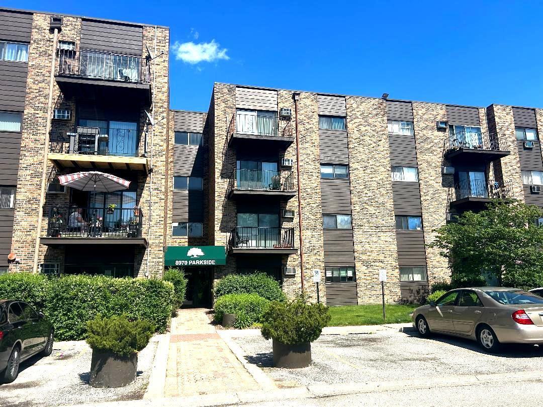 8970 N Parkside Ave. #416, Des Plaines, IL 60016
