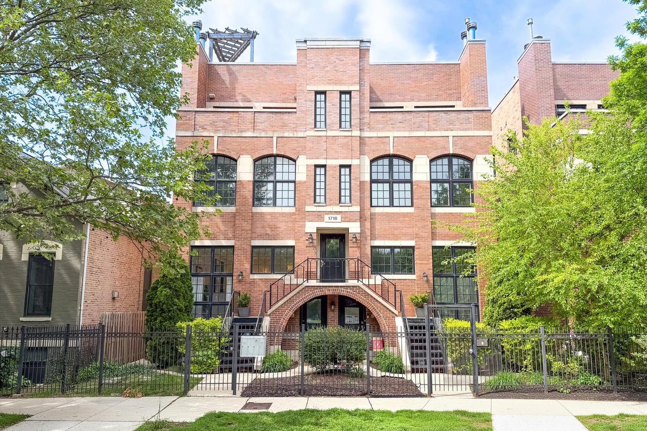 1718 W Superior St. #1W, Chicago, IL 60622