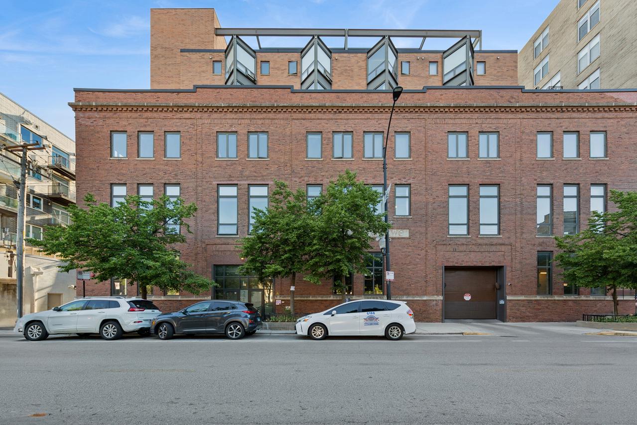 222 S Racine Ave. #205, Chicago, IL 60607