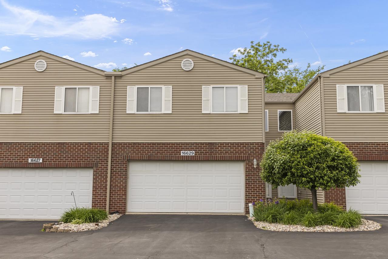 16629 Willow Walk Dr., Lockport, IL 60441
