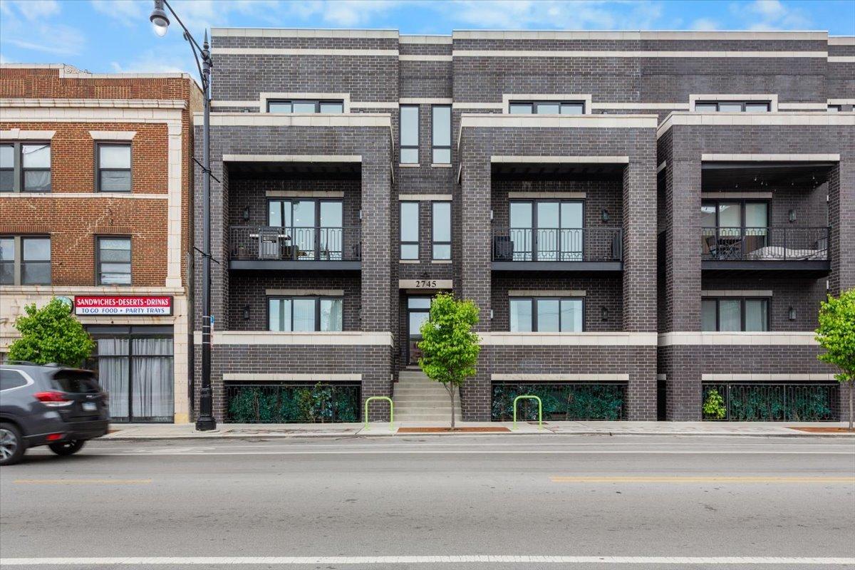 2745 W Lawrence Ave. #2E, Chicago, IL 60625
