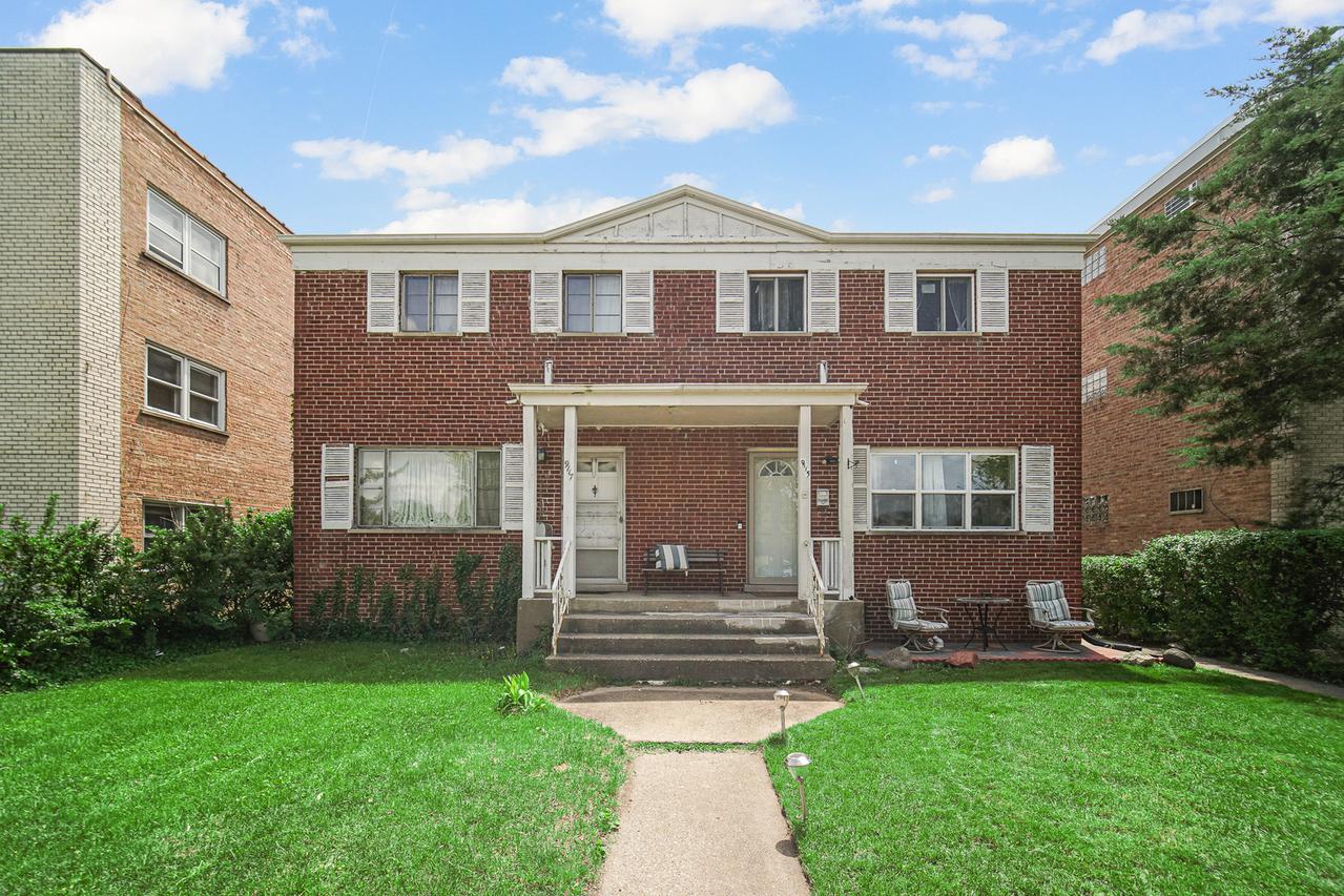 9115 N Gross Point Rd., Skokie, IL 60077