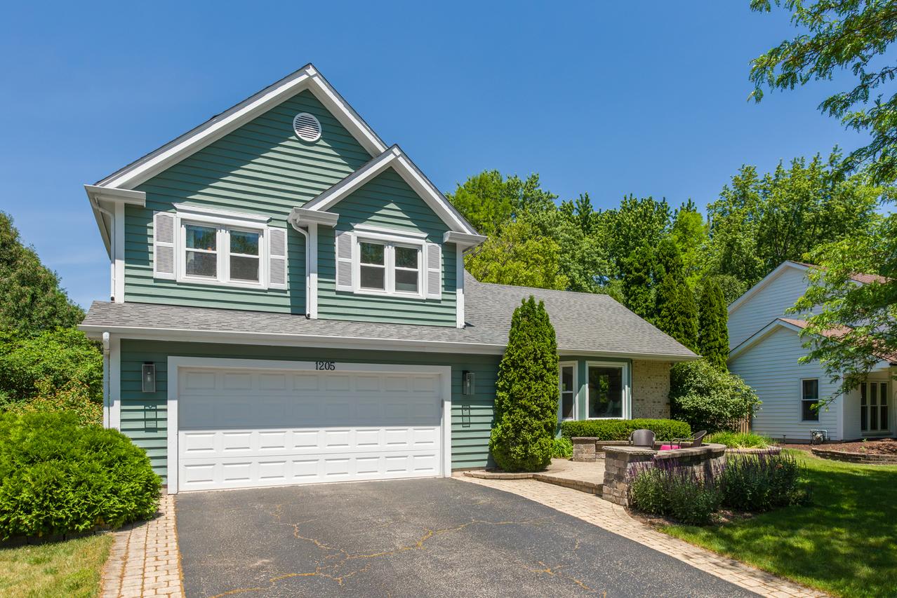 1205 Ardmore Dr., Naperville, IL 60540